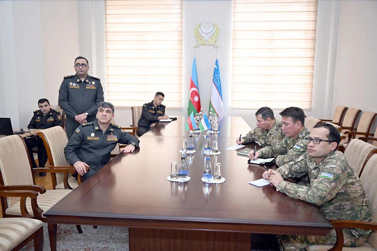 Azerbaijani, Uzbek Military Specialists Hold Talks in Baku