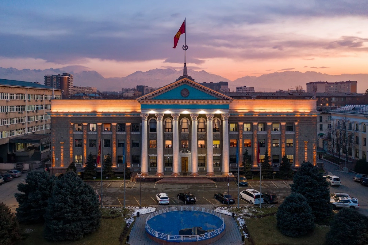 Bishkek City Council Holds First Session, Deputies Receive Mandates