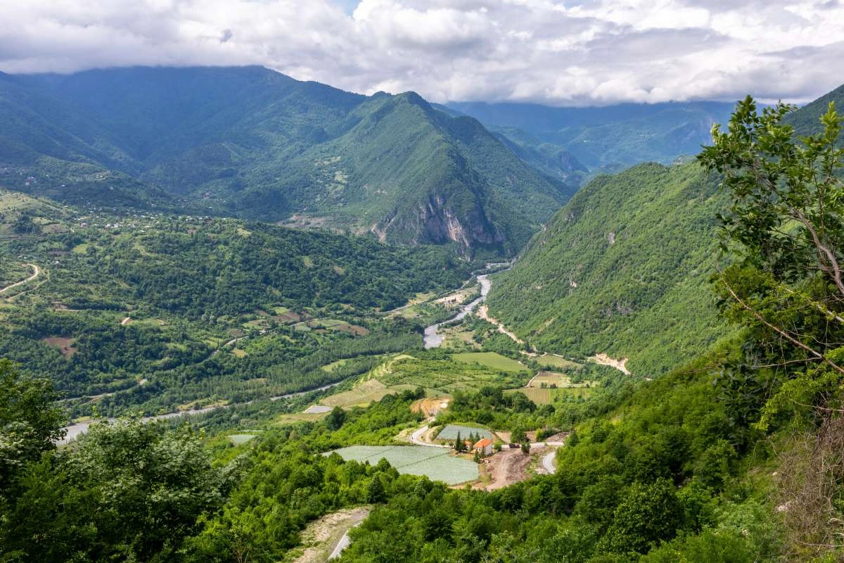 Global Environmentalism as a Peacemaker in the South Caucasus