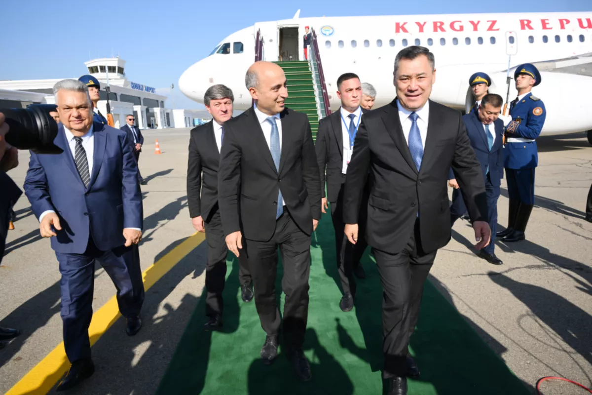 Kyrgyz Leader Arrives in Azerbaijan Ahead of Landmark Turkic States Summit