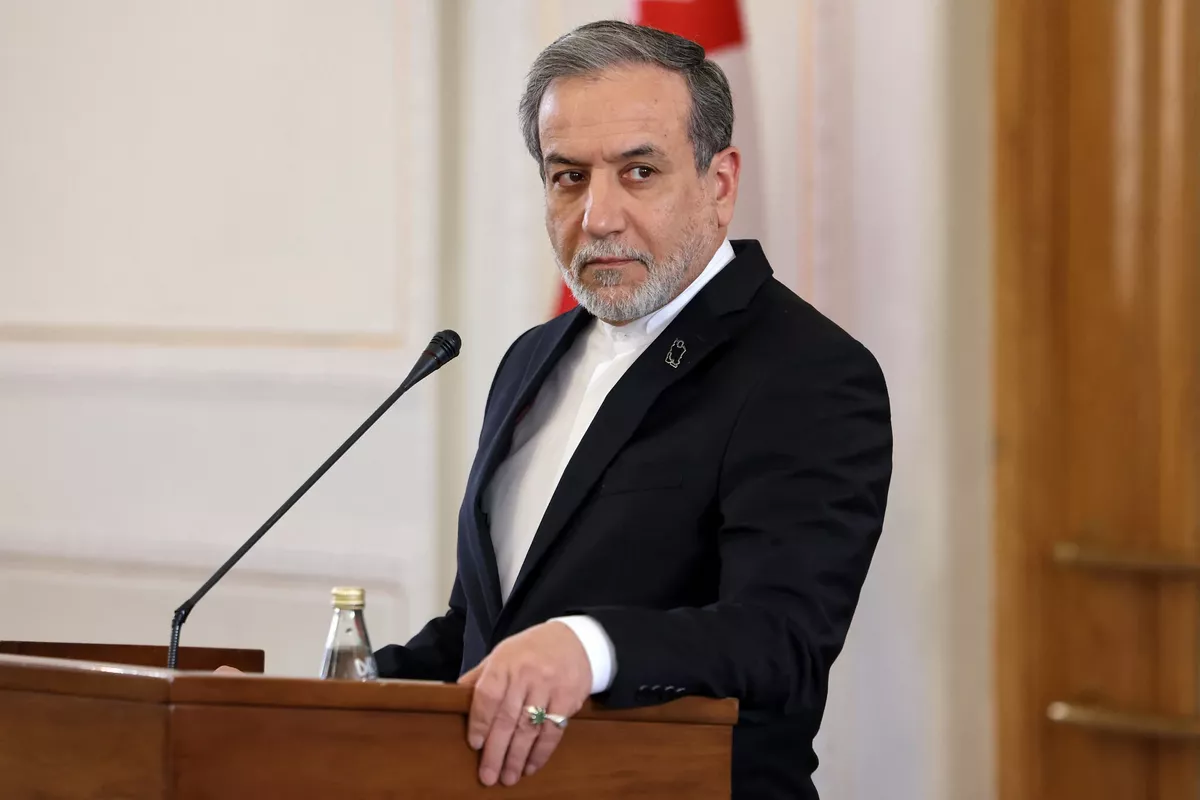 Araghchi Says Iranians Never Bow to Pressure