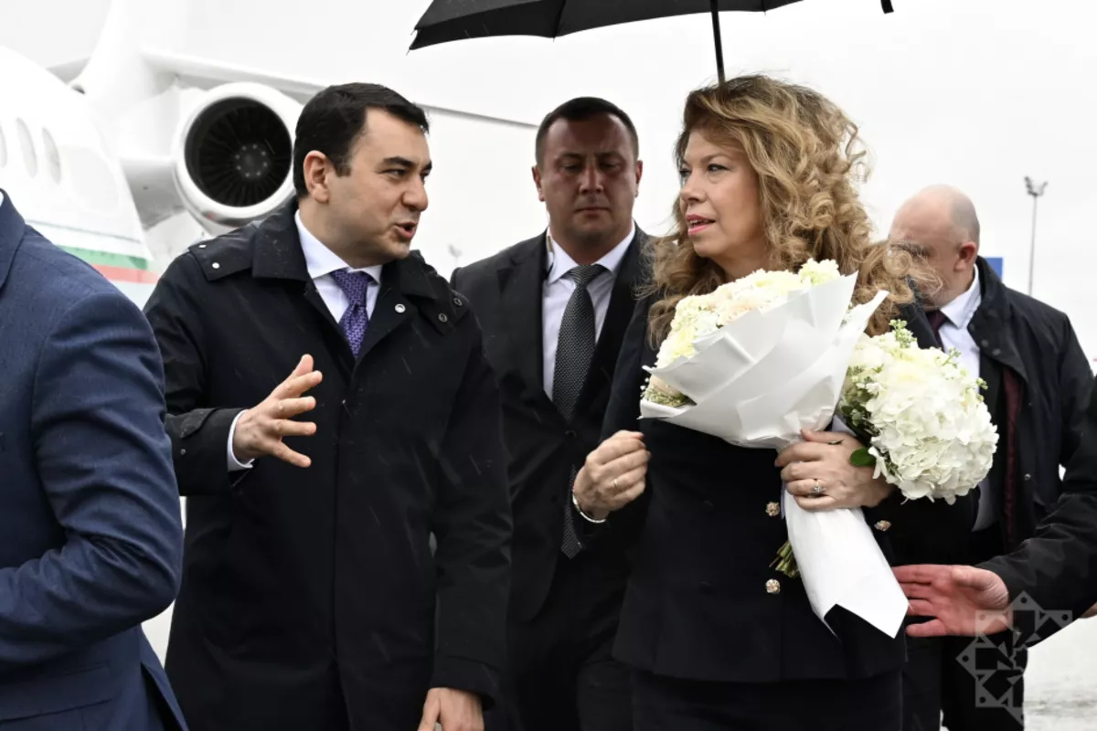 Bulgarian President Arrives in Azerbaijan