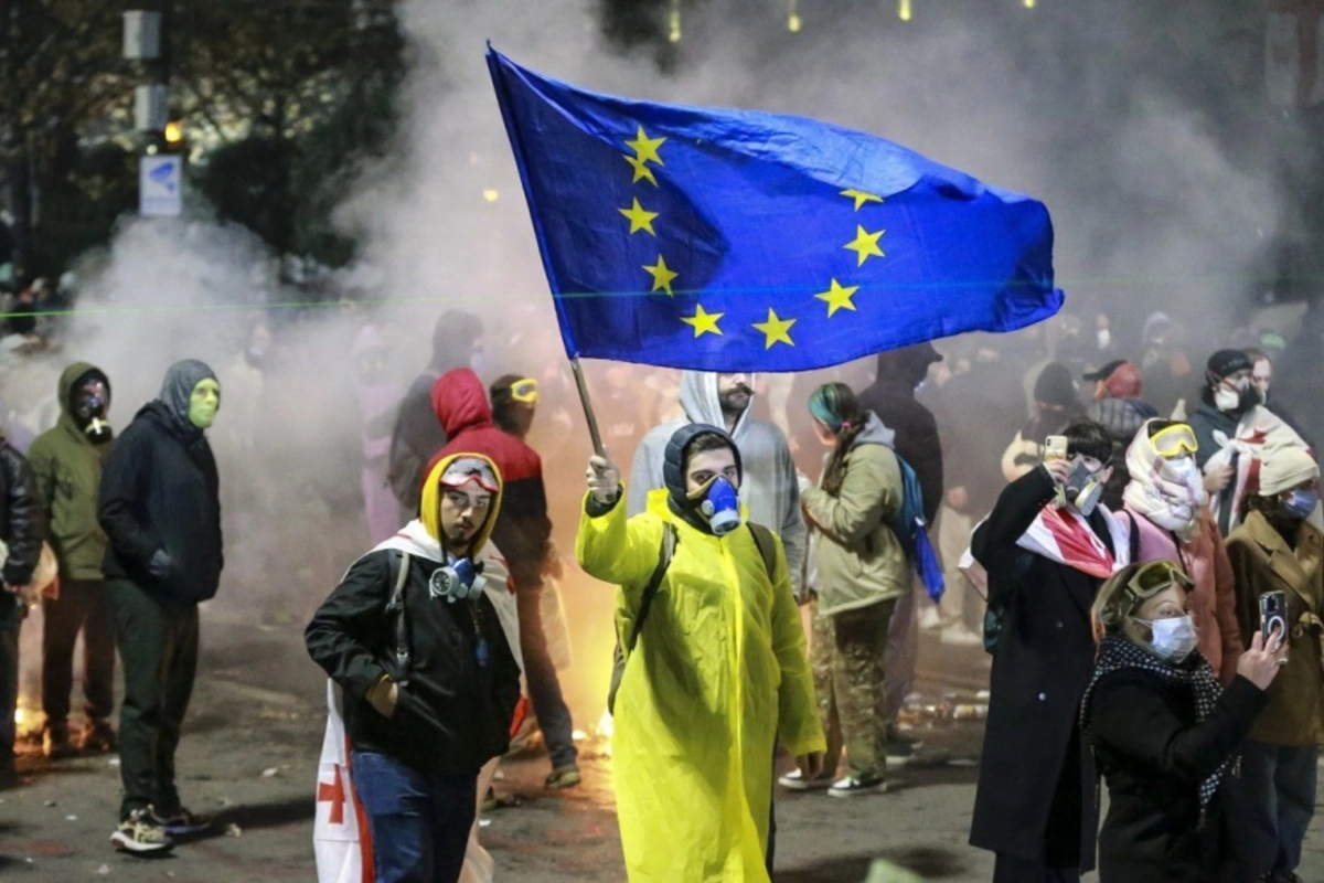 Georgians Protest in Tbilisi Against Suspension of EU Talks by Ruling Party