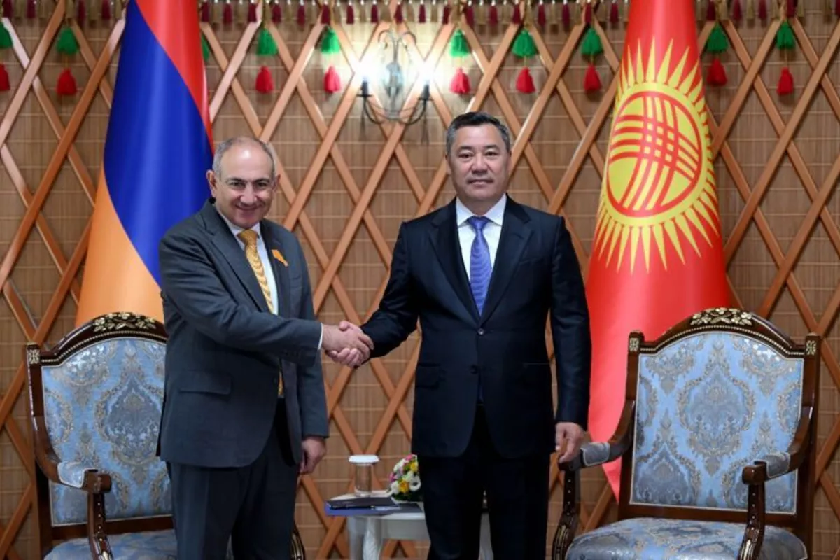 Kyrgyz President Japarov Meets Armenian PM Pashinyan for Talks
