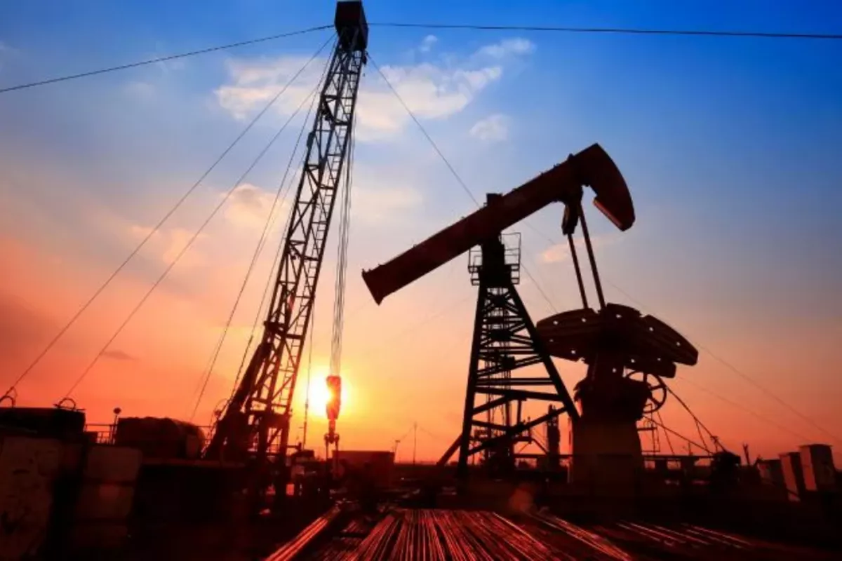 Oil Prices Rise Following Iran Naval Drills