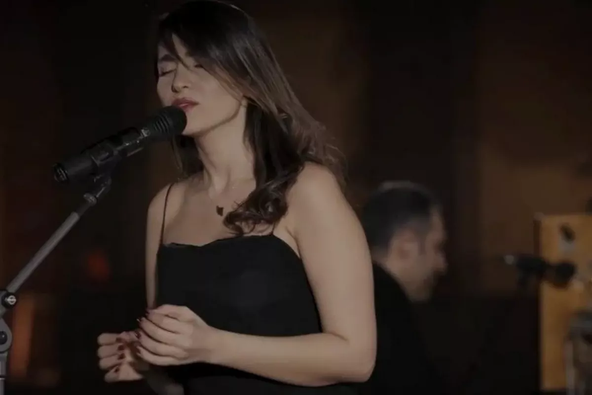 Iranian Singer to Face Over 70 Lashes After Hijab-Less Performance