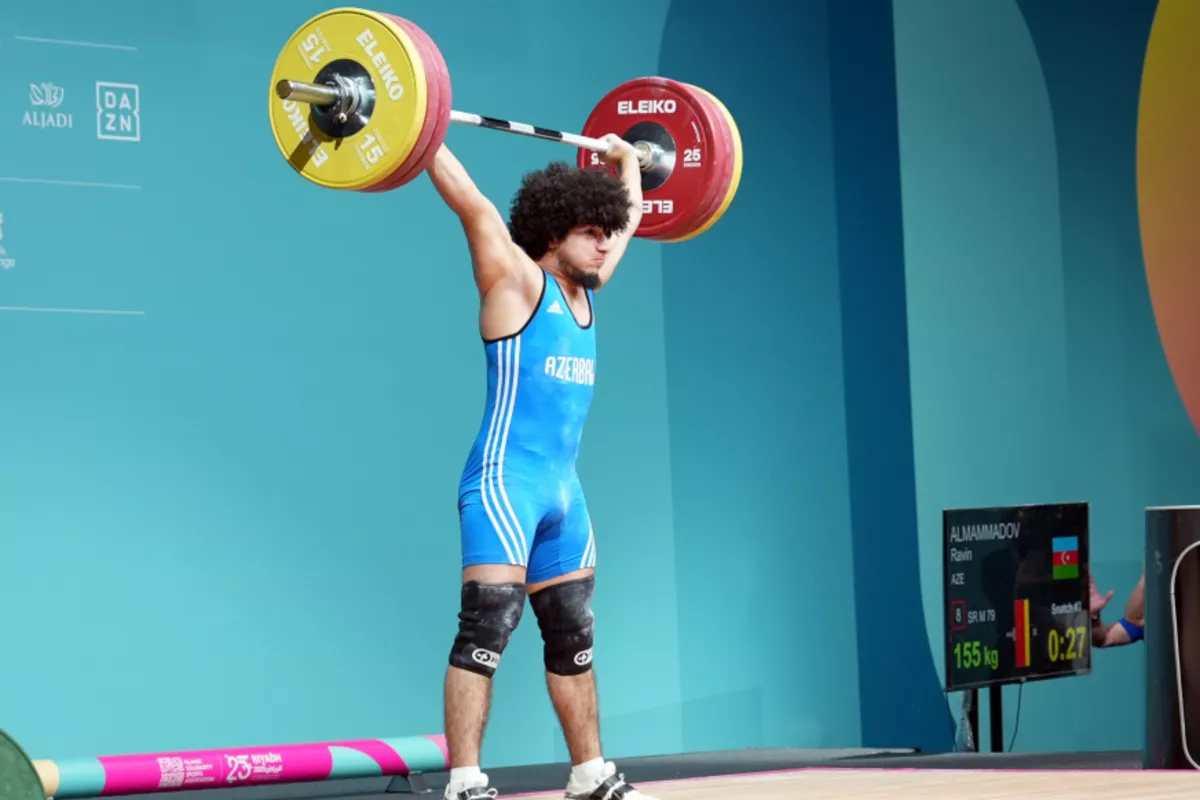 Azerbaijani Weightlifter Claims Three Medals at Islamic Solidarity Games