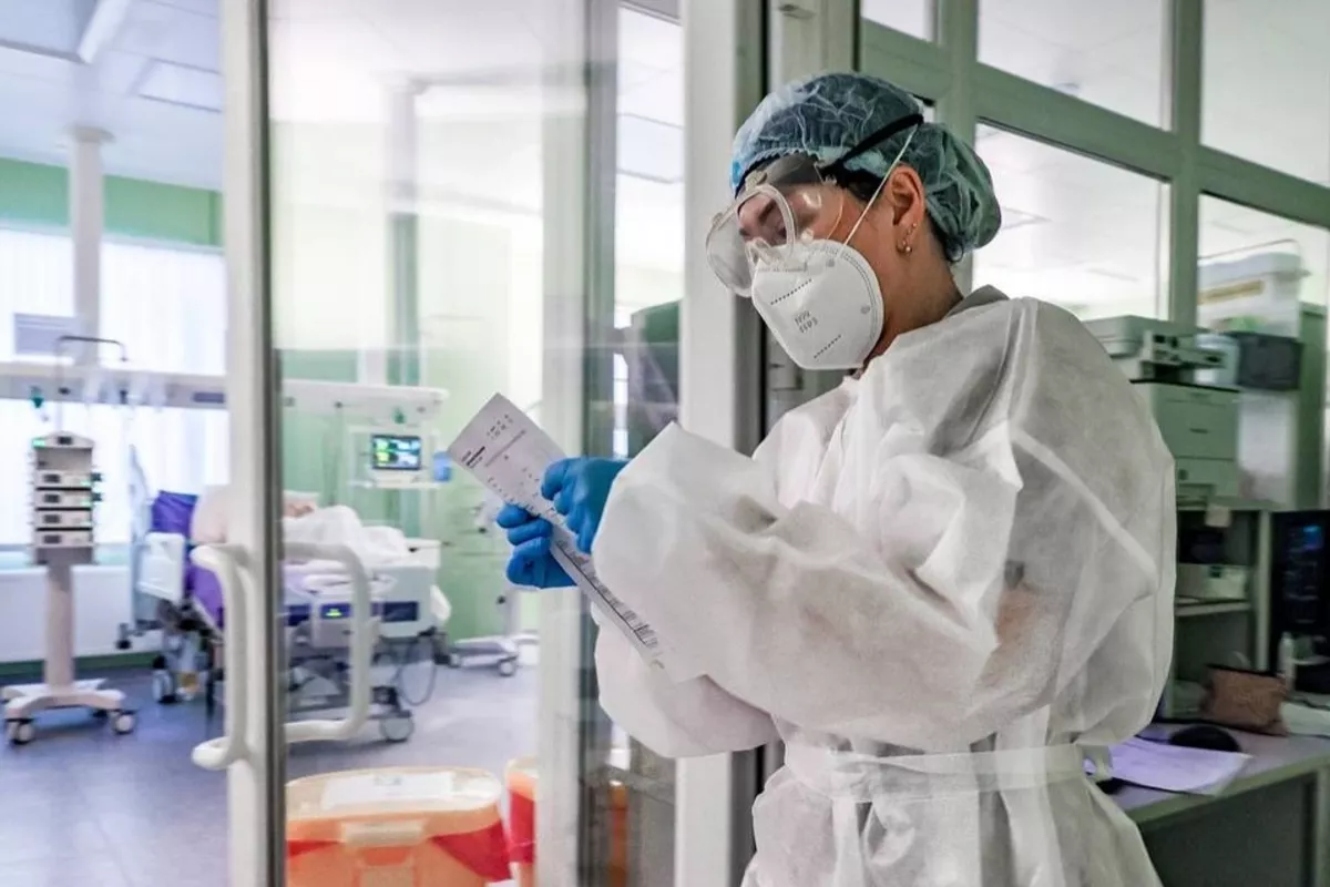 Four People Test Positive After Woman Dies of Pneumonia in Russia’s Irkutsk