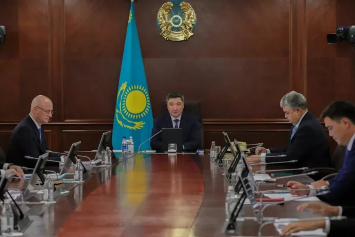 Kazakh PM Champions Digital Revolution in Labor Market Development