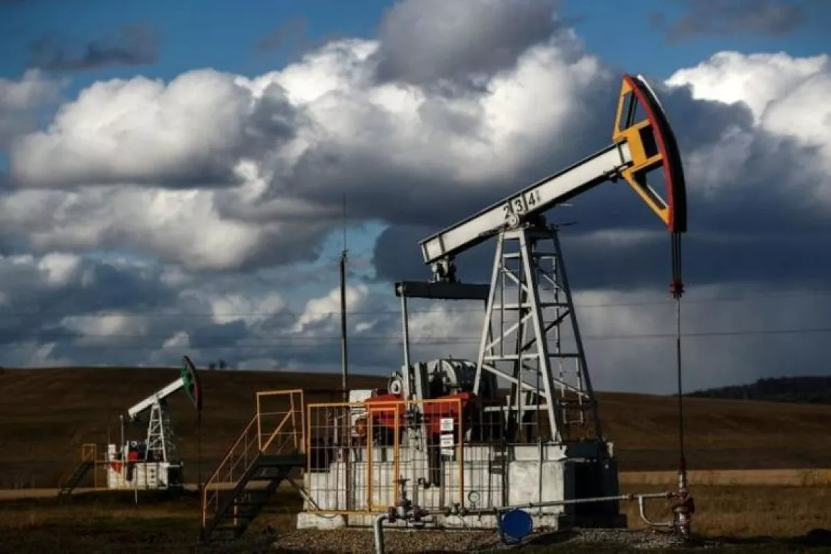 Azerbaijani Oil Price Drops Below $65