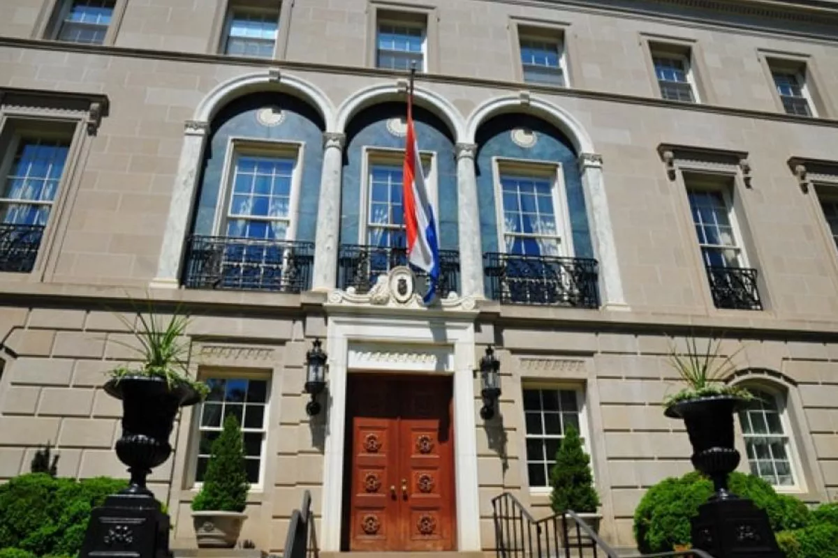 Iran Summons Dutch Ambassador Over Starlink Luggage of Embassy Staff