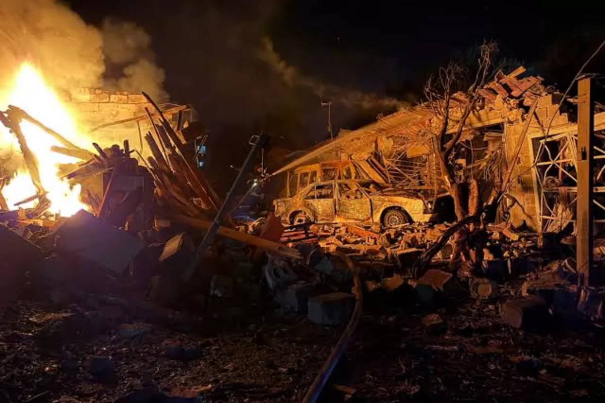 Russian Strikes Kill 10 in Ukraine as Zelenskyy Warns of More North Korean Missile Support