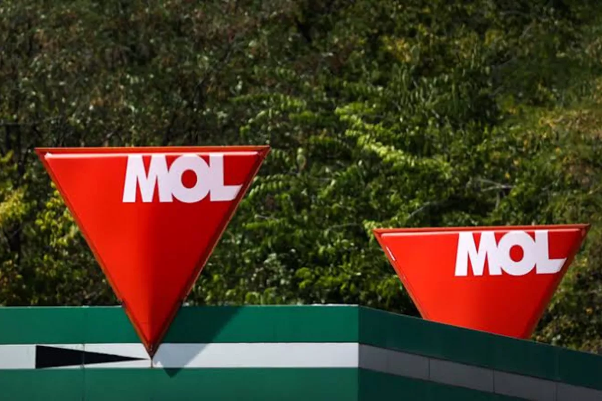 Hungary’s MOL Agrees to Buy Russian Stake in Serbia’s NIS
