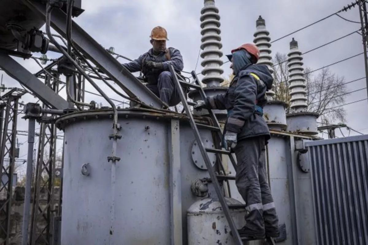 Russia Strikes Ukraine’s Chernihiv, Cuts Power to Thousands