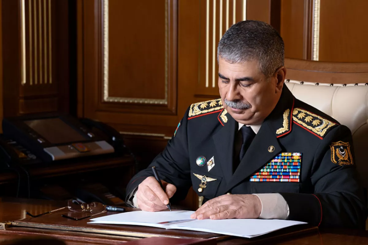 Azerbaijan’s Defense Minister Offers Condolences to Pakistan After Deadly Terror Attack
