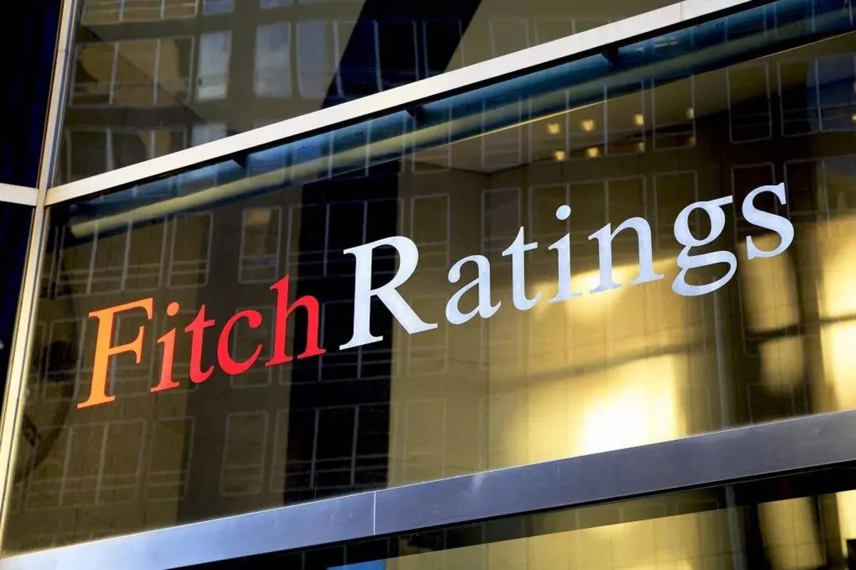 Fitch Projects Durable Deal on Strait of Hormuz in Early 2027