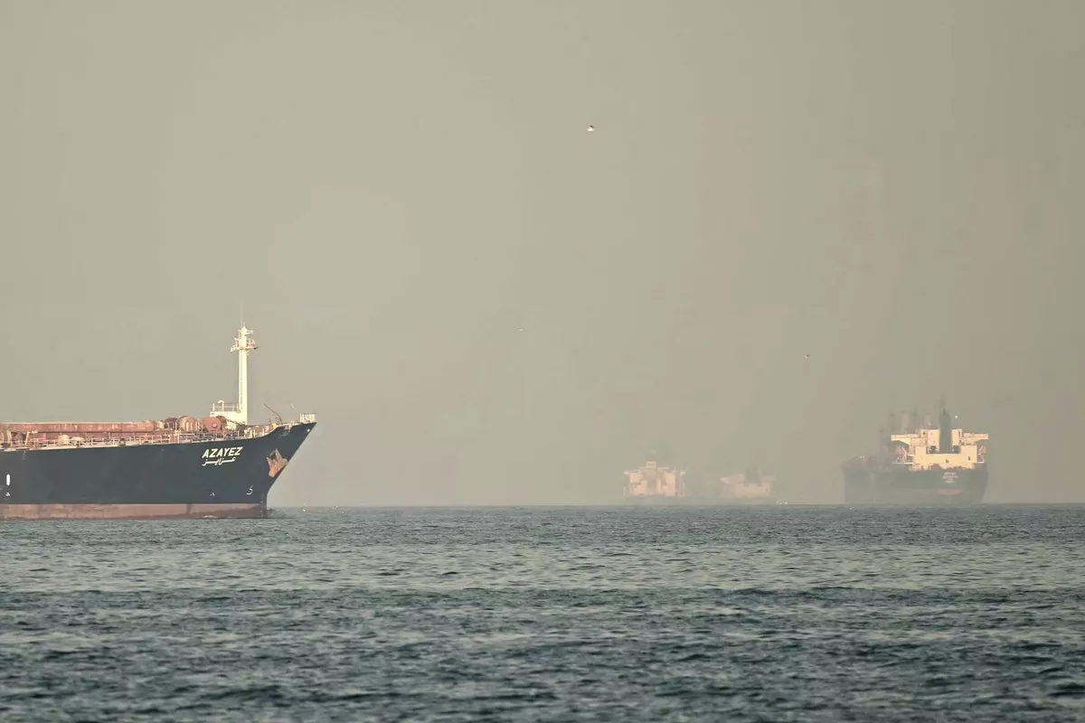 Oil Prices Steady as Iran, Oman Near Strait of Hormuz Agreement