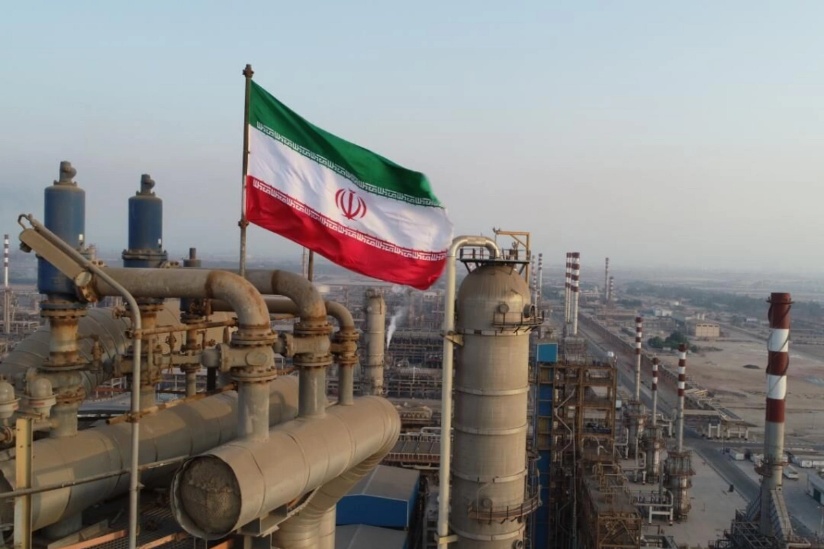 Iran's Oil Exports Decline as China's Energy Shift and Trump's Return Impact Market