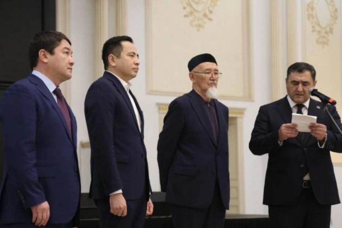 Azerbaijani Plane Crash Victims Honored in Aktau