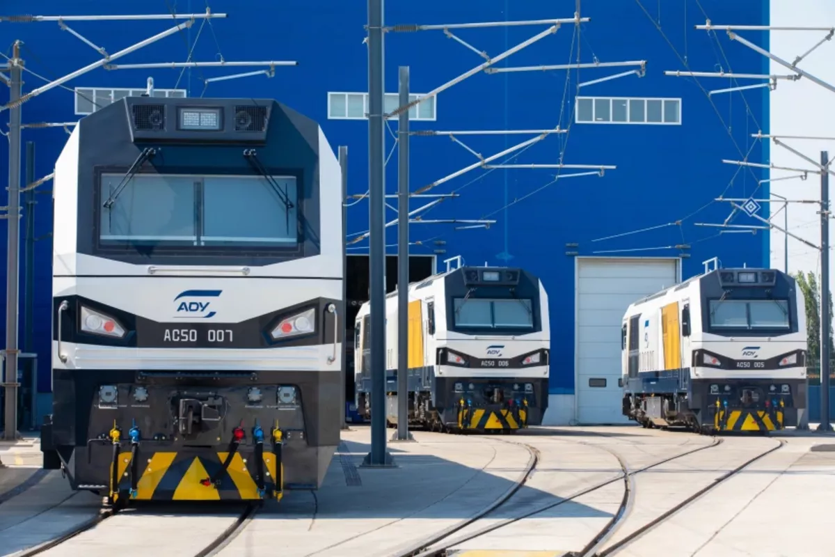 Azerbaijan’s New Locomotives to Carry Cargo Along TRIPP Route to Armenia