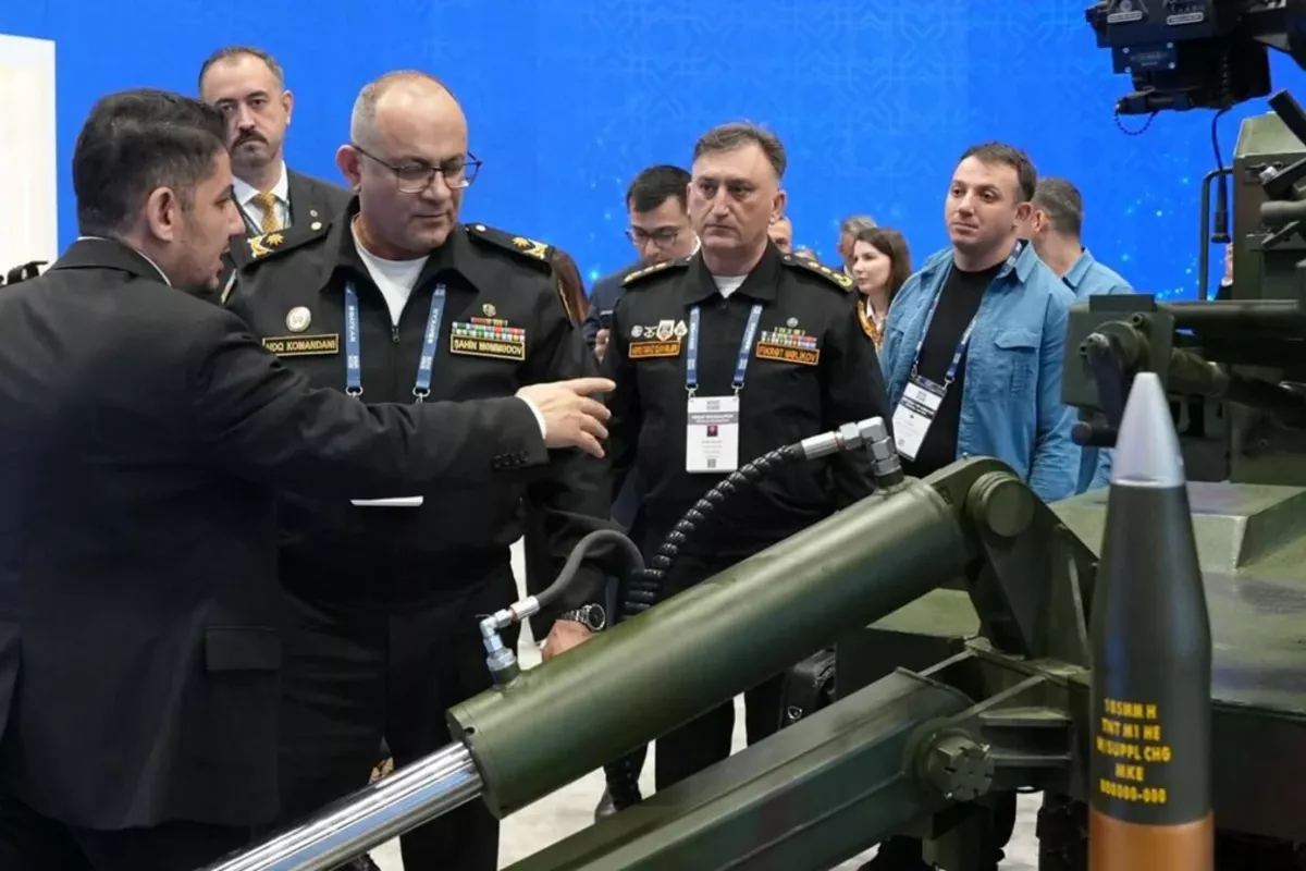 Shahin Mammadov Inspects Turkish Kamikaze Naval Drone at SAHA 2026