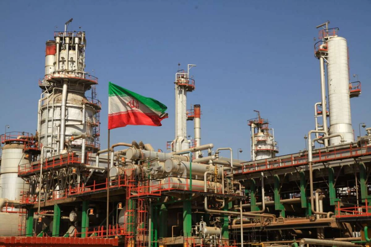 Irans Daily Oil Production Increases by 60,000 Barrels