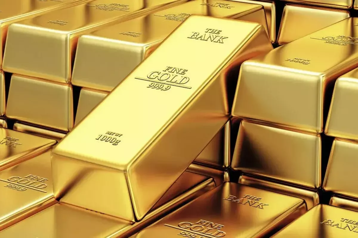 Gold Rises as Iran Tensions Drive Safe-Haven Demand