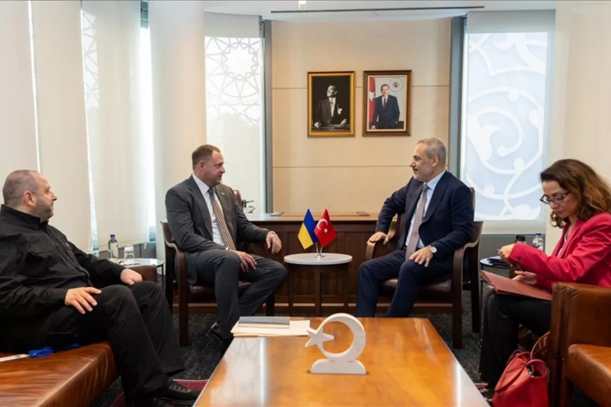 Top Turkish Diplomat Meets Ukrainian Officials in New York