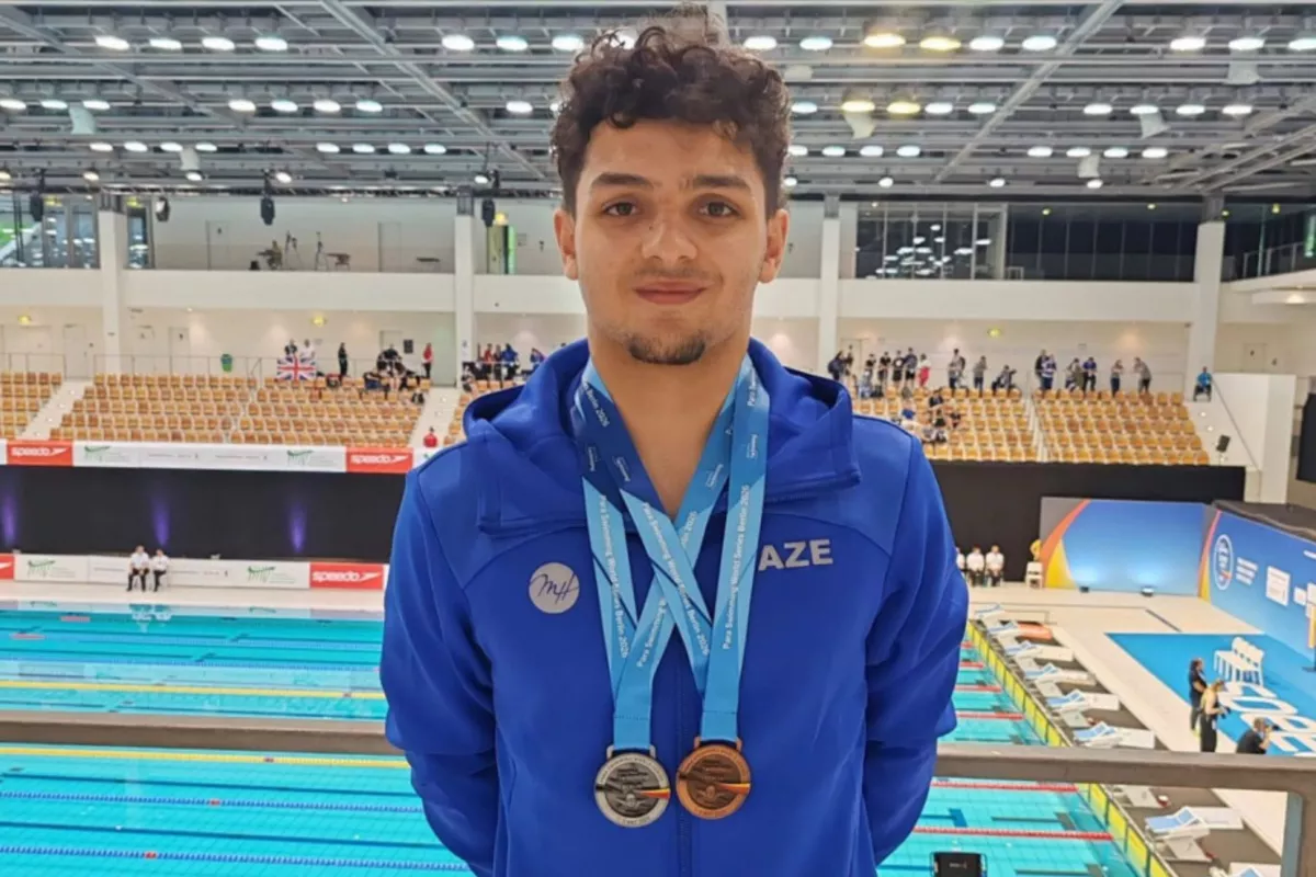 Azerbaijani Para-Swimmer Claims World Series Silver in Berlin