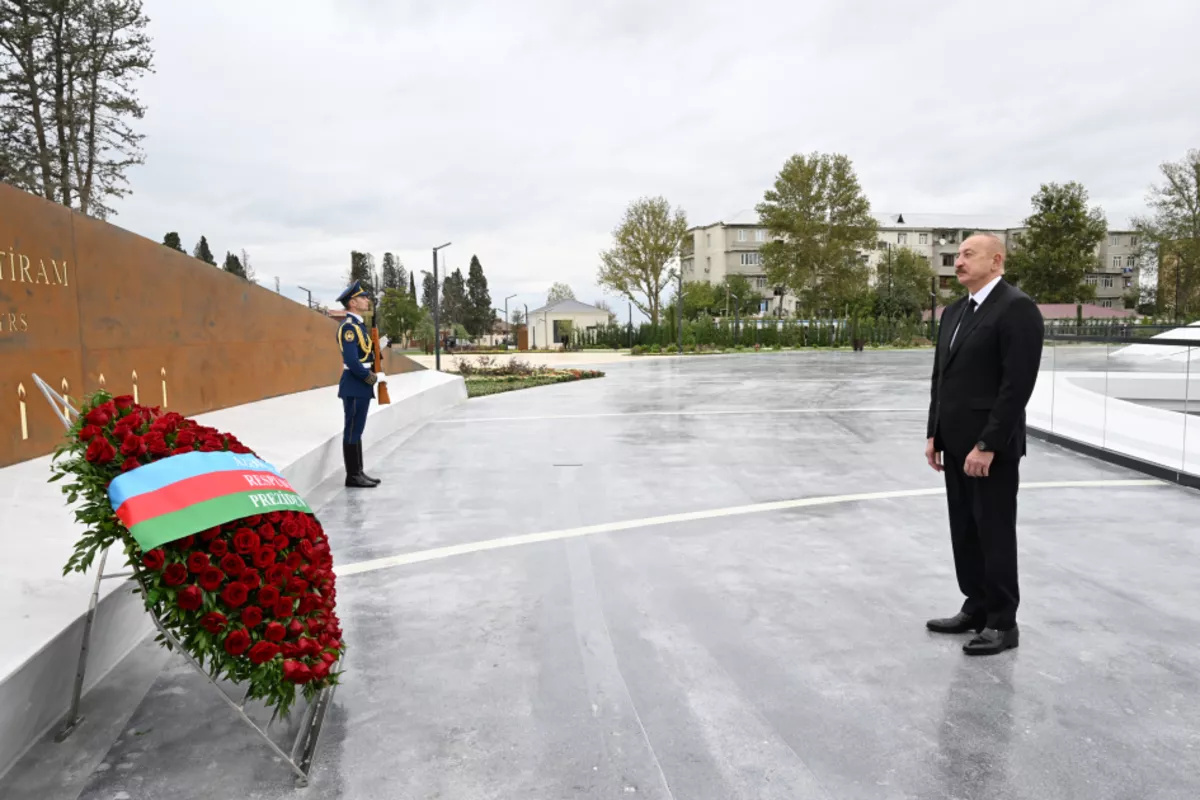 President Ilham Aliyev Honors Memory of Patriotic War Martyrs with Minute of Silence