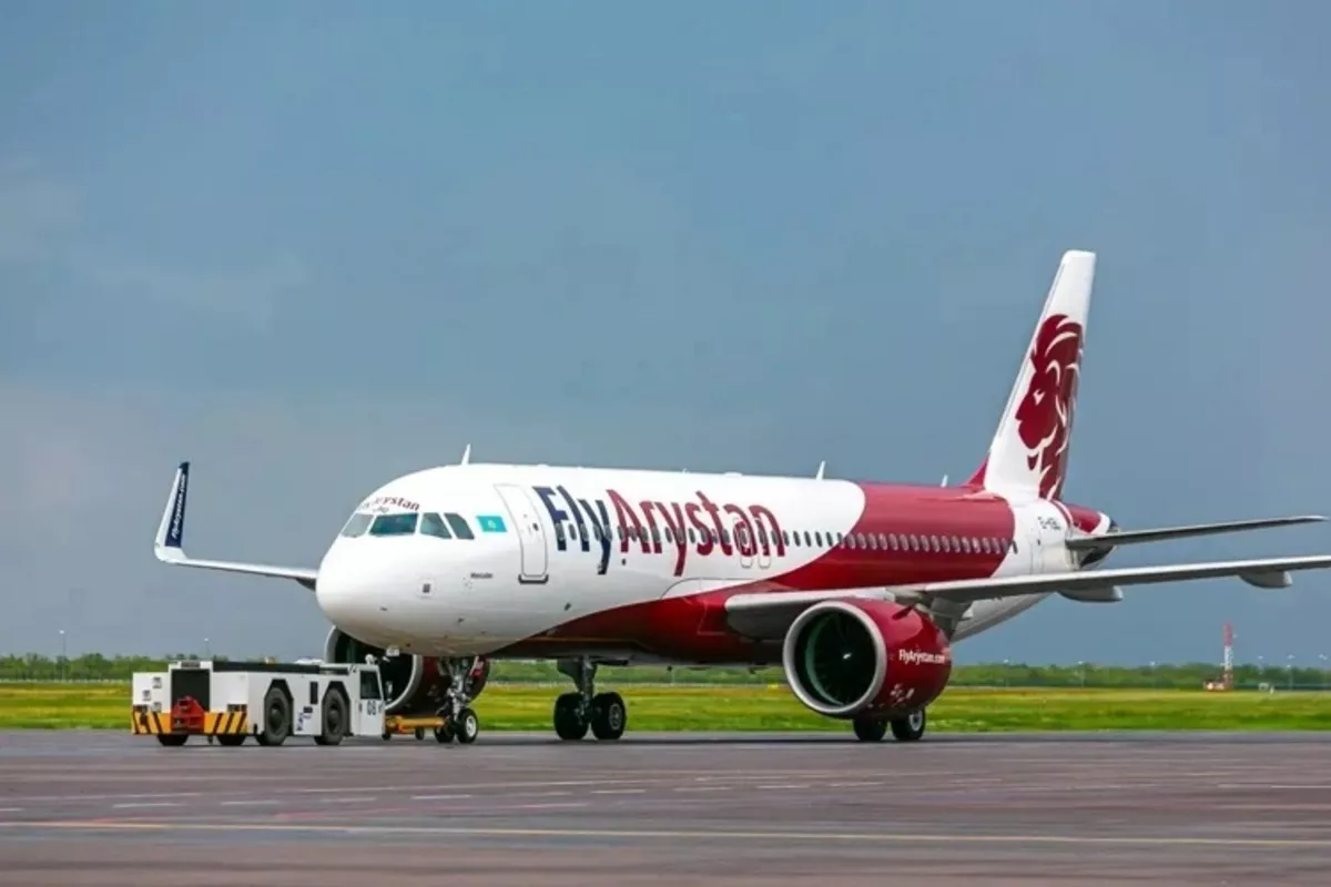 Fire Breaks Out on FlyArystan Aircraft During Maintenance in Kazakhstan - VIDEO