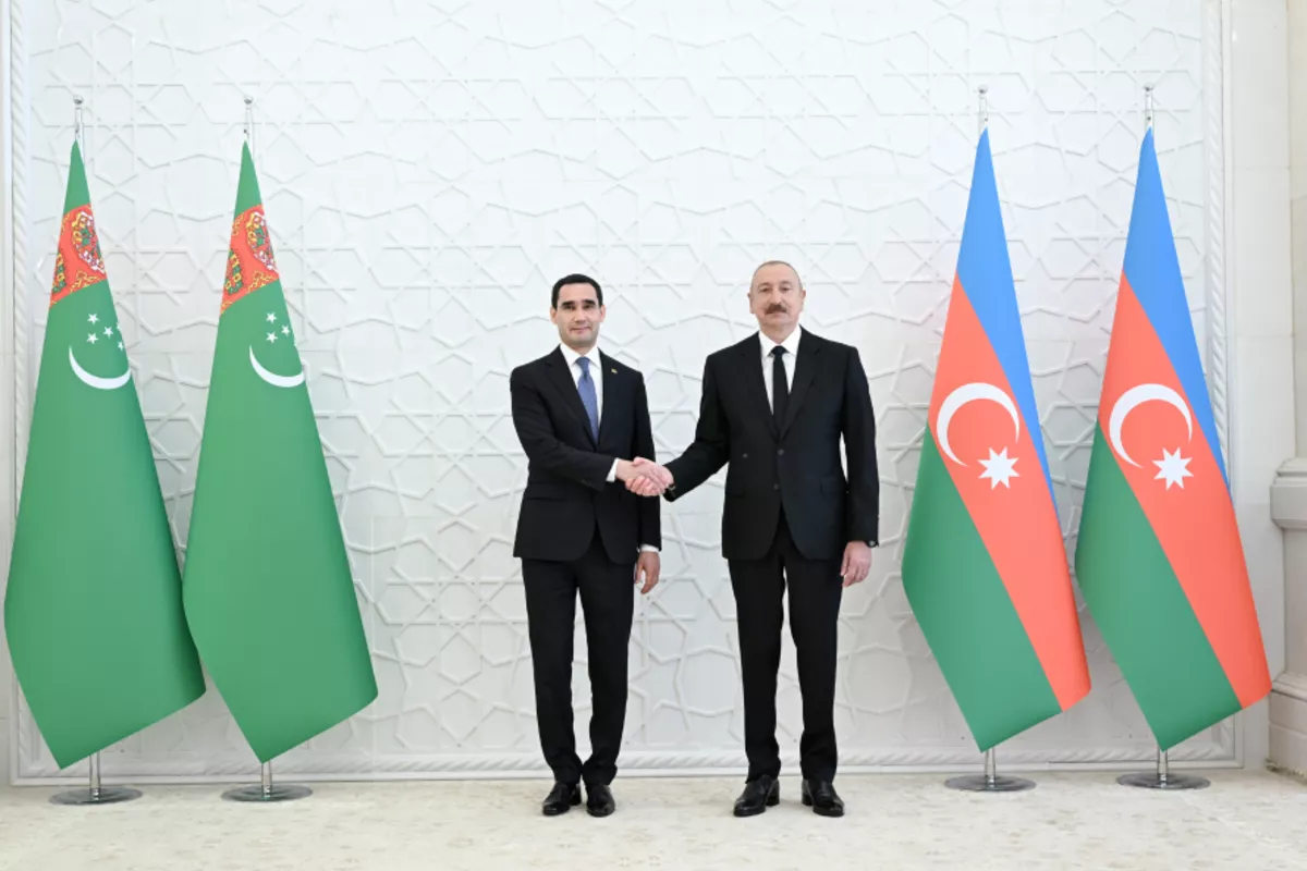 Azerbaijan Rolls Out Red Carpet for Turkmen President