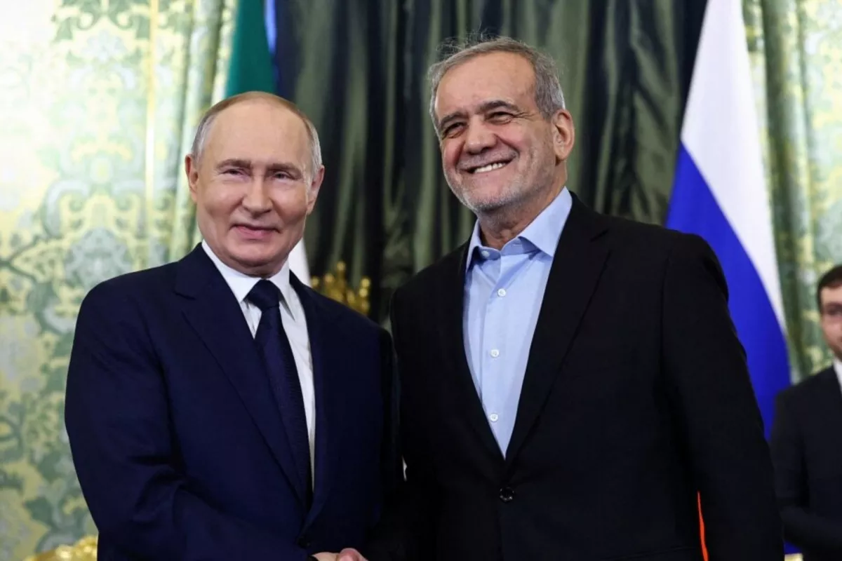 Pezeshkian Reveals Details of His Visit to Armenia in Meeting with Putin
