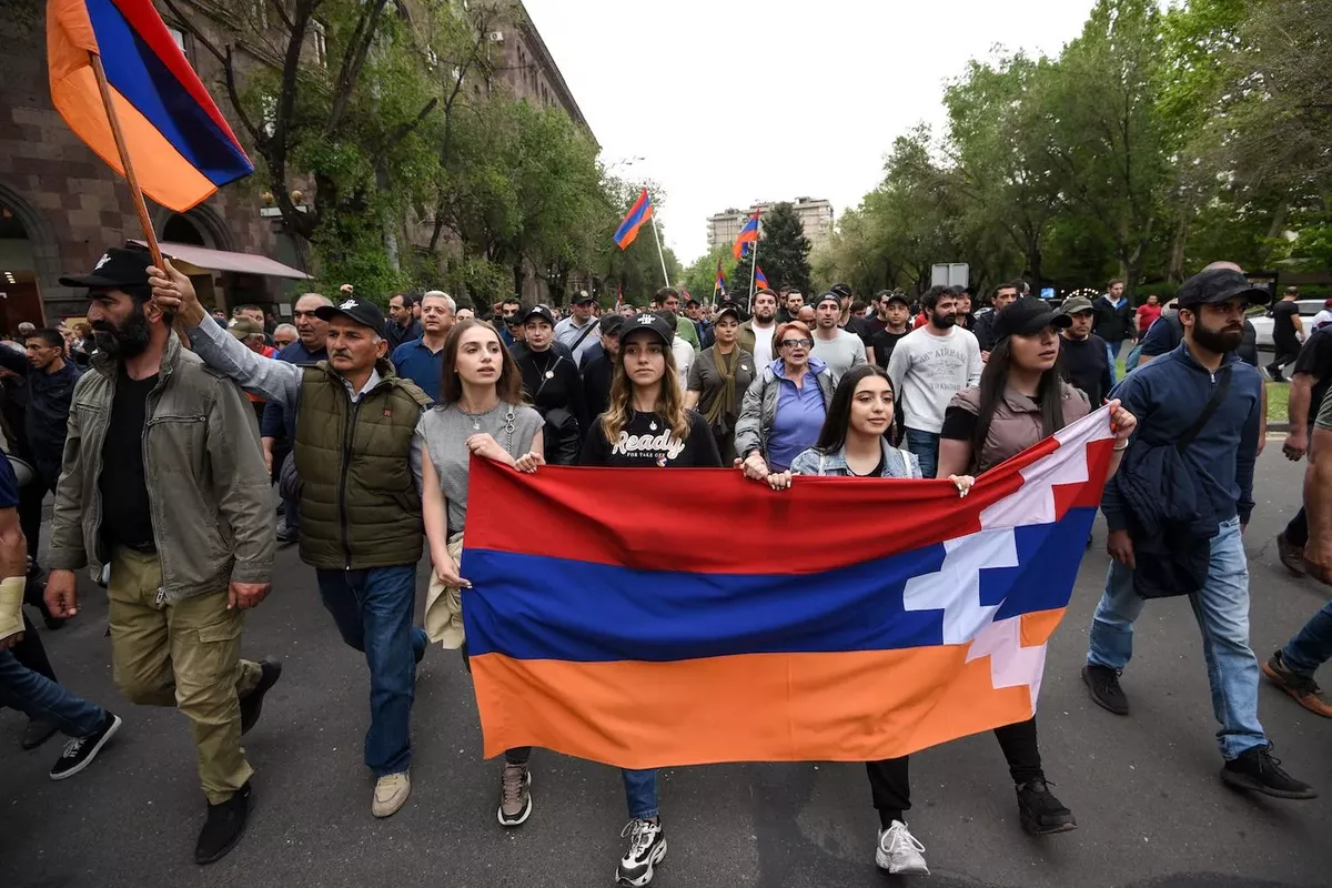 Cross vs. Throne: Armenia Faces Its Biggest Political Crisis Since Karabakh Defeat