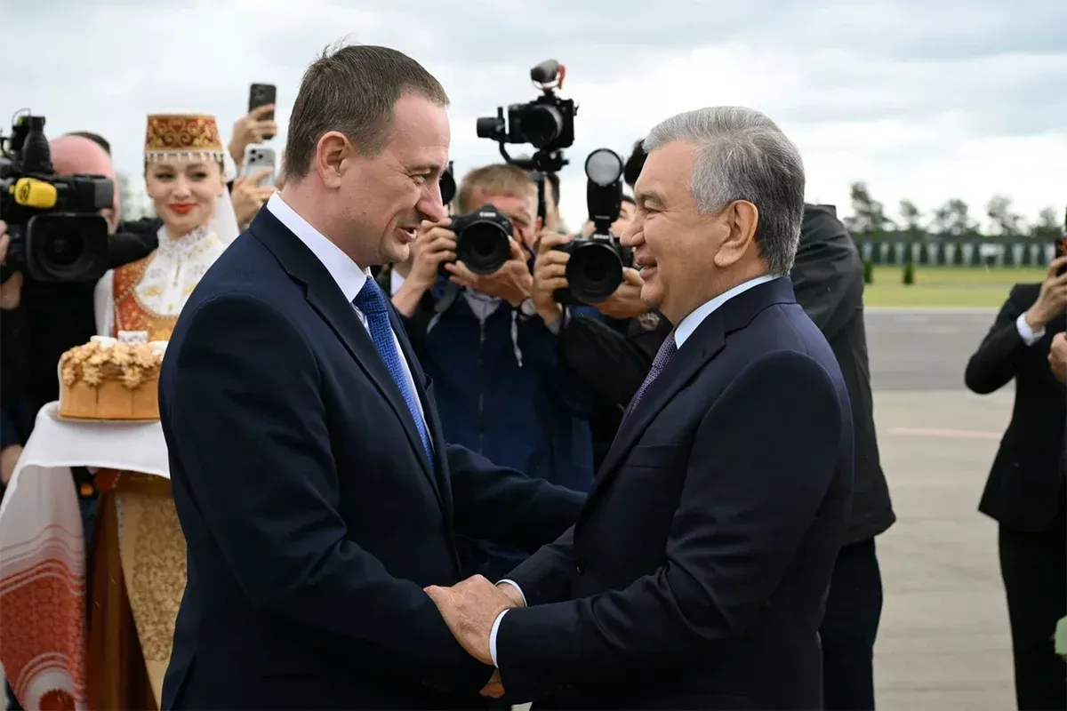 Uzbek President Arrives in Belarus for High-Level Talks