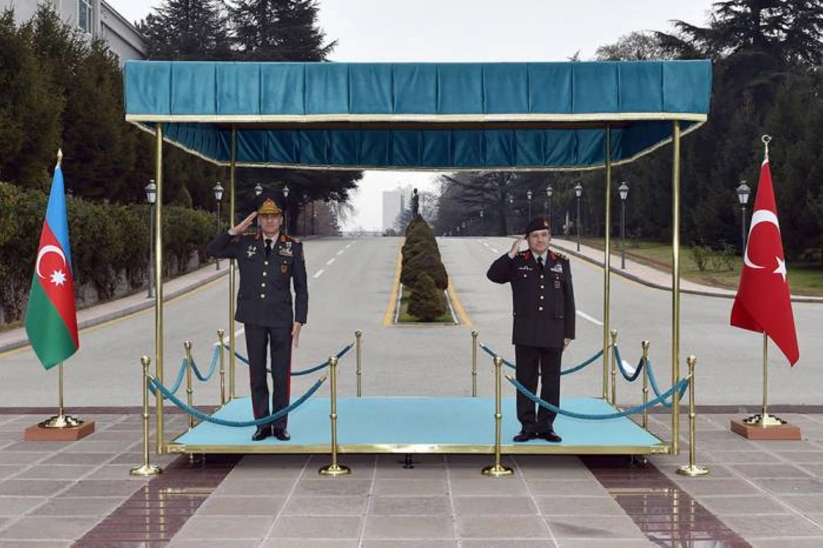 Commander of Azerbaijan’s Land Forces Visits Türkiye on Official Trip