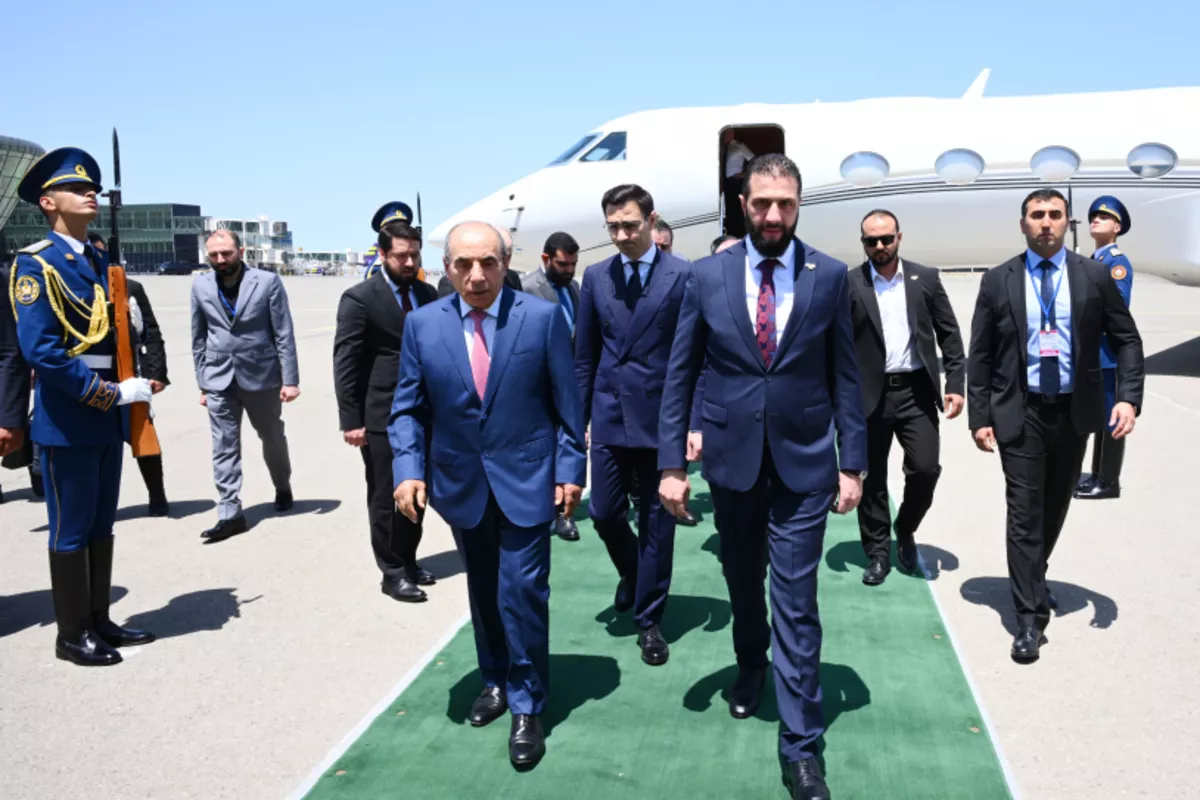 Syria’s Transitional President Arrives in Azerbaijan on Working Visit