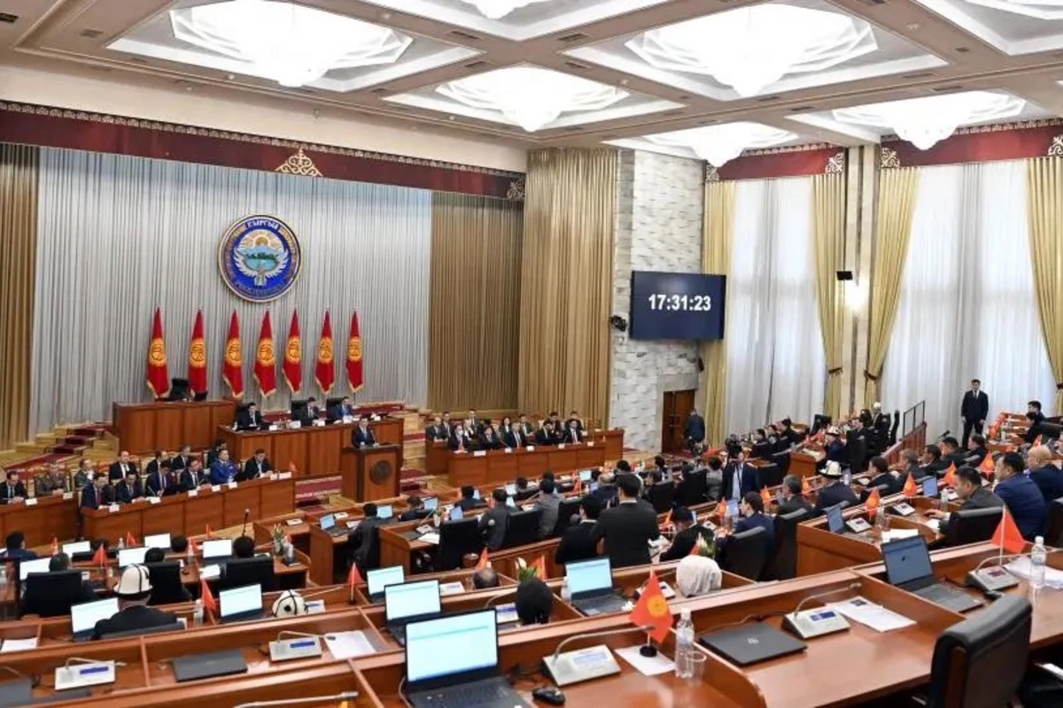 Kyrgyzstans Parliament Approves Revised Bill on Internet Insults and Libel