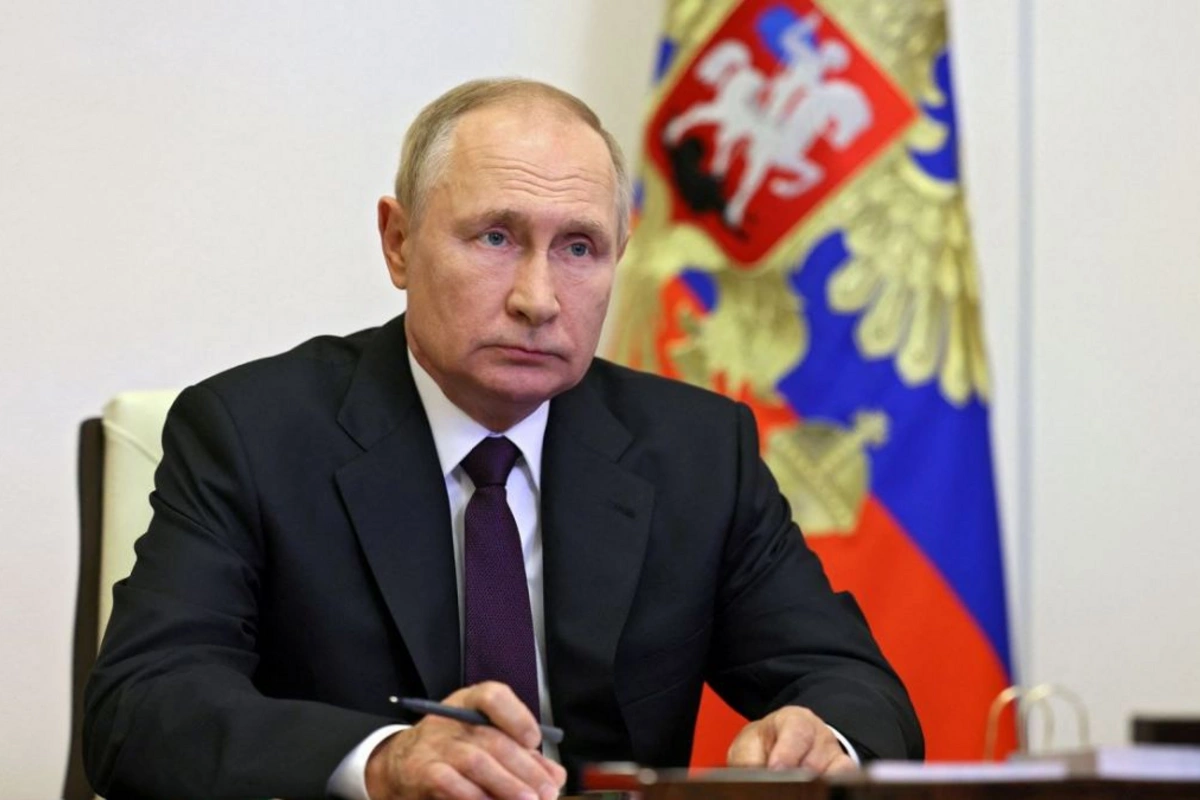 Russias Putin Confirms Hypersonic Ballistic Missile Strike on Ukraine in Warning to West