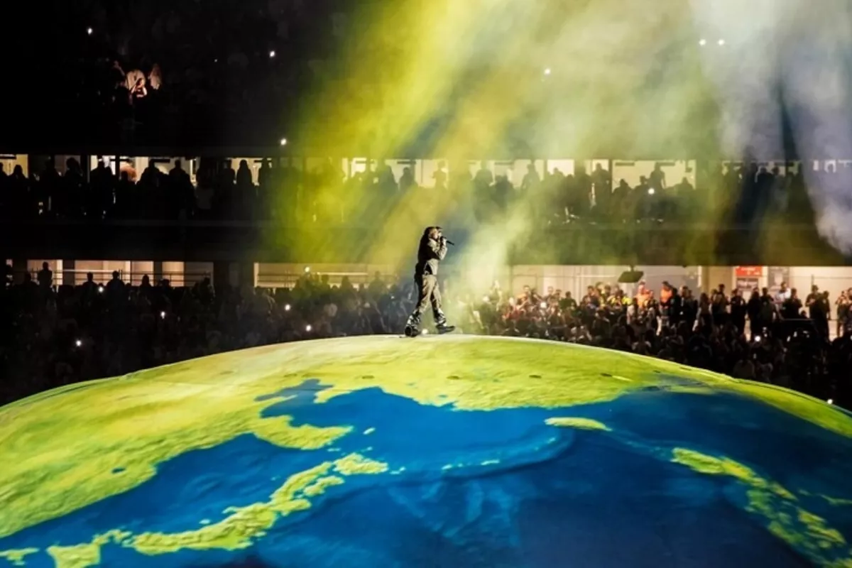 Kanye West Lights Up Istanbul in Historic First-Ever Concert - VIDEO