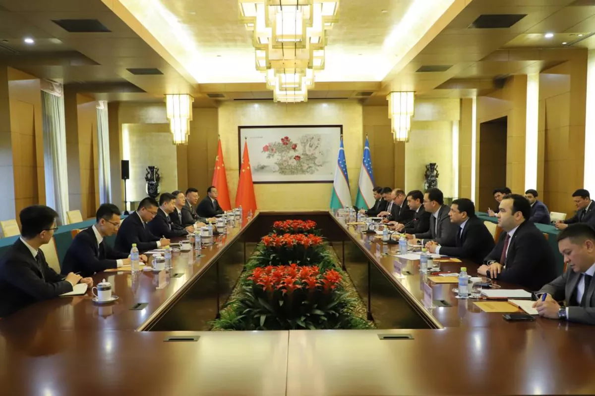 Uzbekistan Seeks Advanced Technologies in Talks with China’s Top Innovators