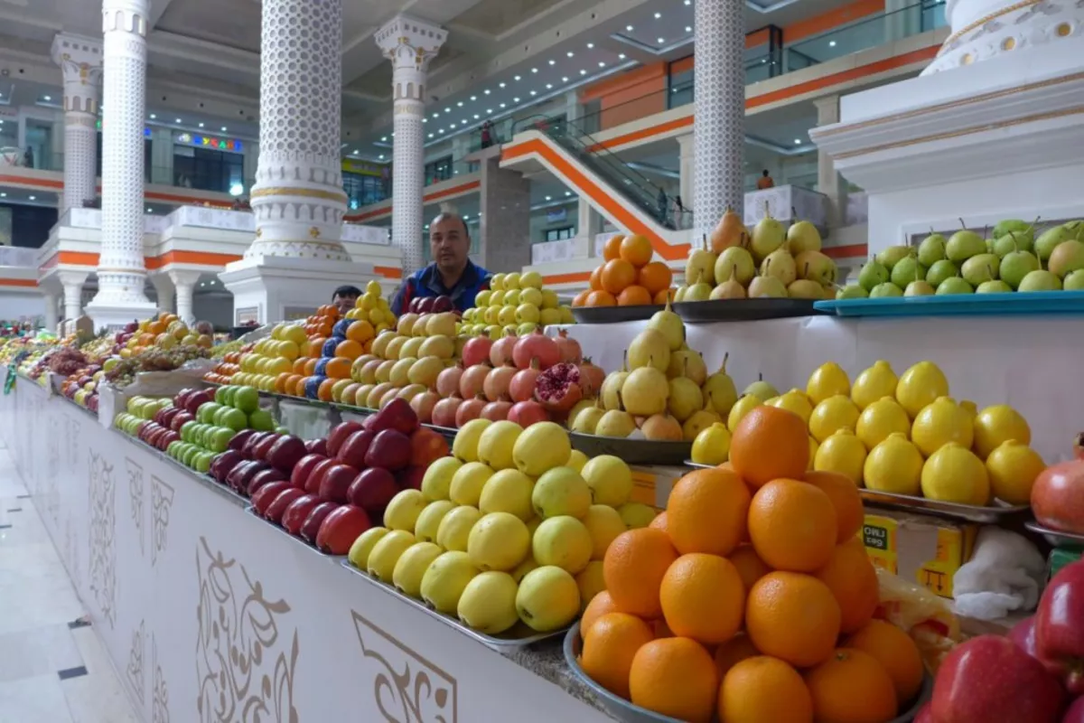 Tajikistan Breaks Fruit Harvest Record in 2025