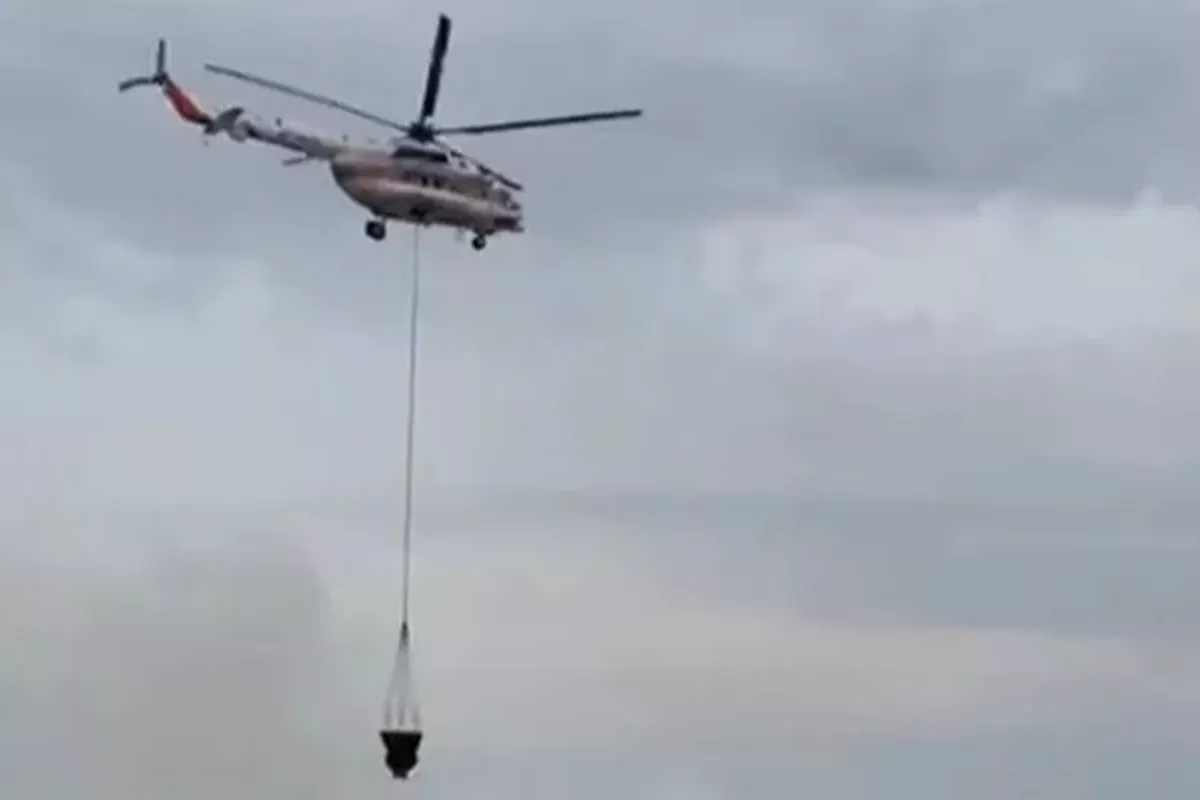 Kazakhstan Deploys Helicopter, Crews to Tame Wildfire