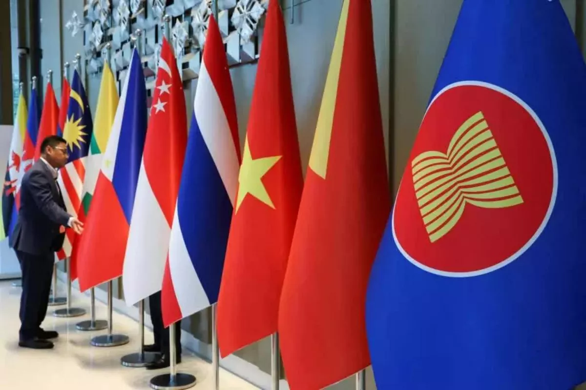 ASEAN Urges US and Iran to End Fighting