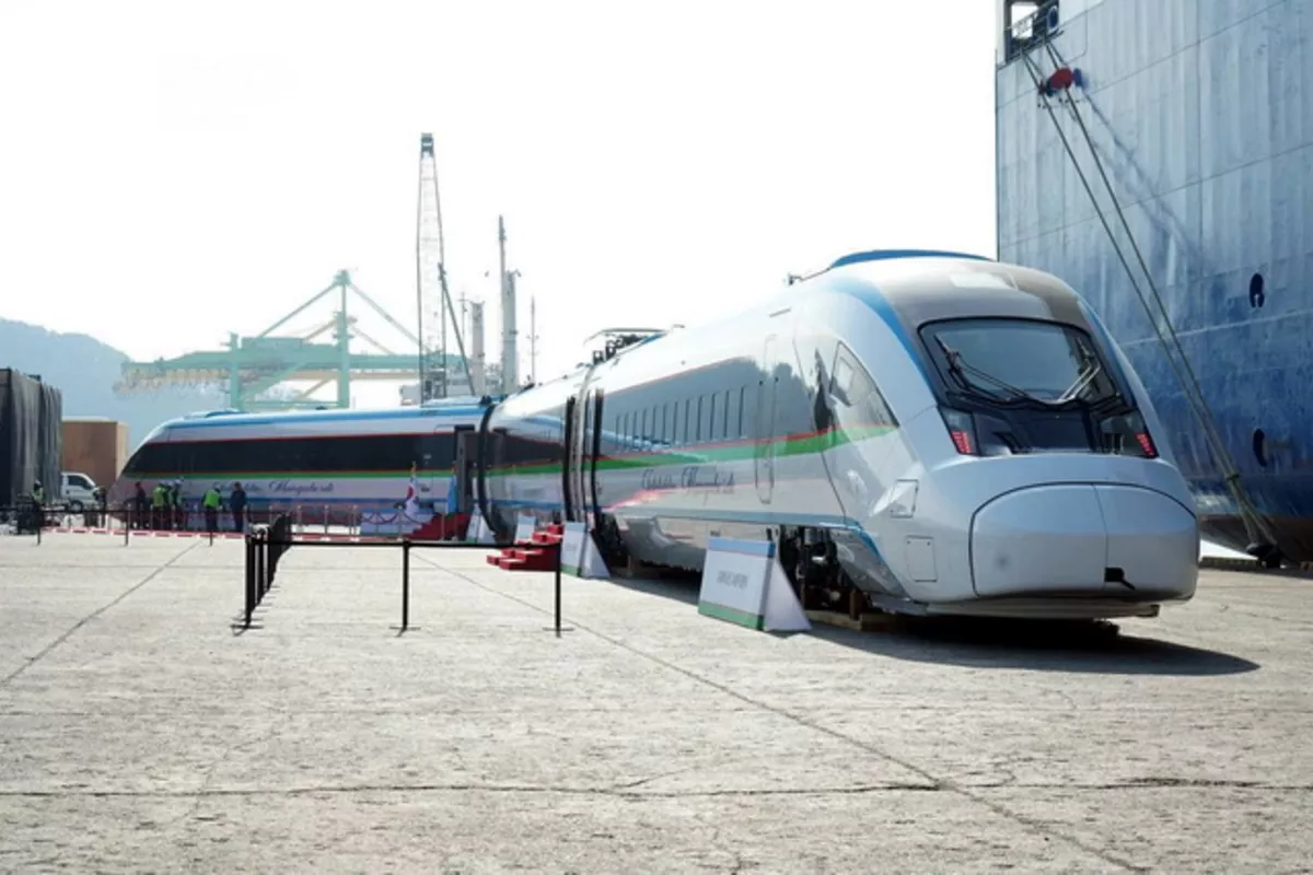 Uzbekistan Receives First Shipment of Hyundai Rotem Trains
