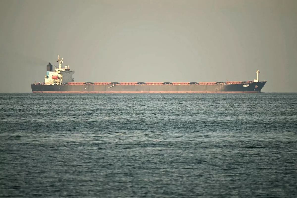Unknown Projectile Hits Vessel Near UAE's Fujairah Port