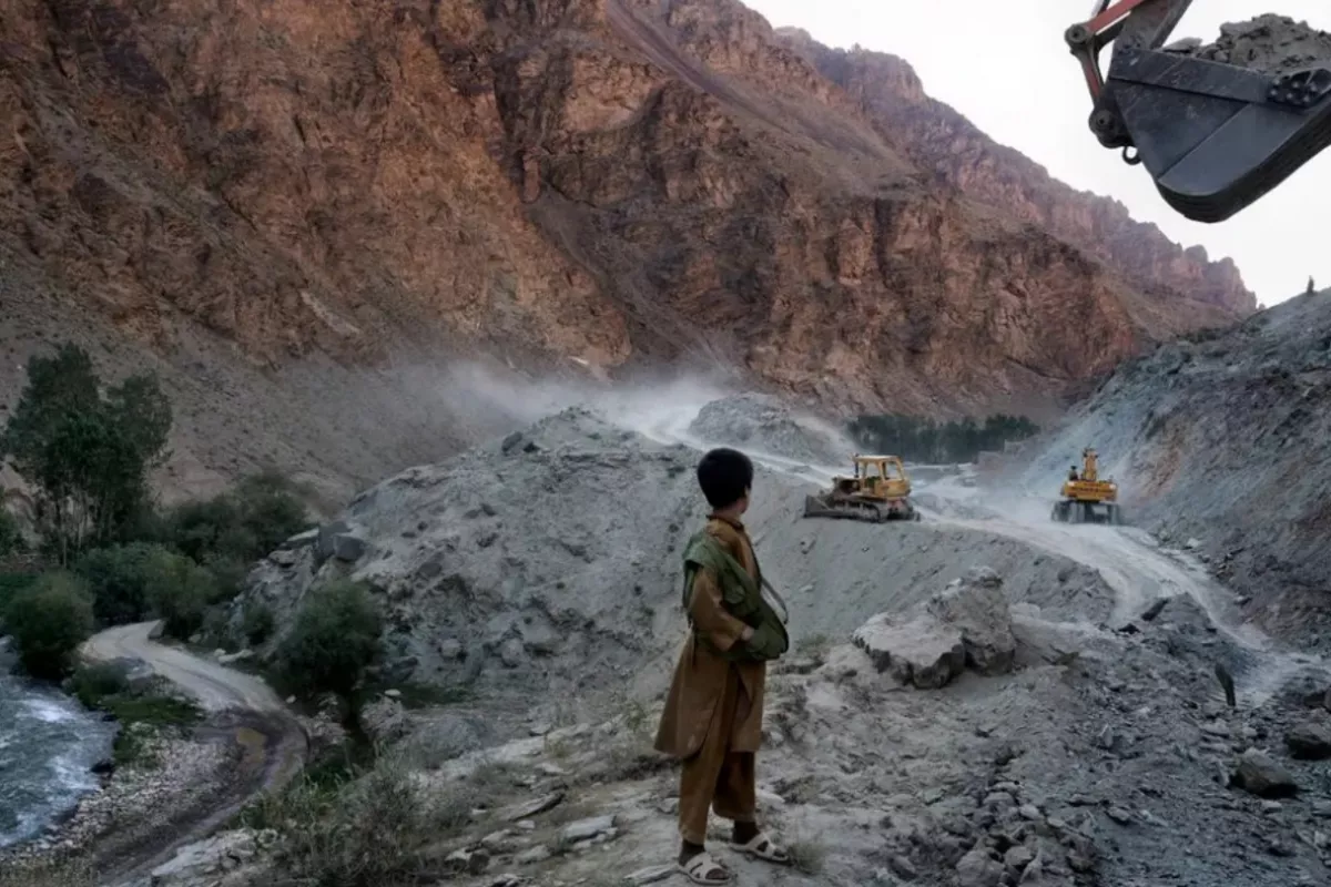 Iran Plans Investment in Afghanistan's Mining Sector, Offers Technical and Industrial Collaboration