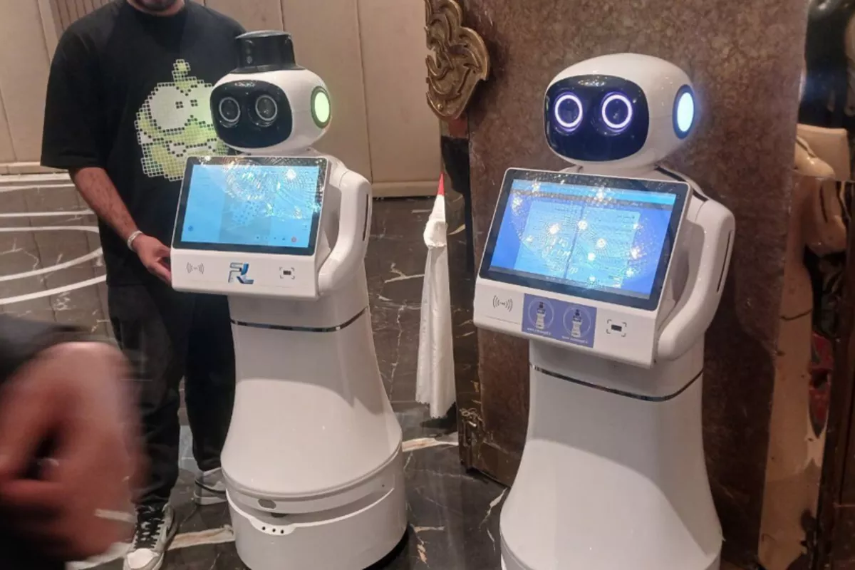 Iran Unveils First AI-Powered Legal Robot to Assist Public