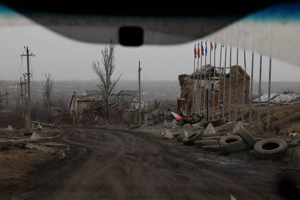 Russian Forces Advance in Eastern Ukraine Ahead of Trump-Putin Talks