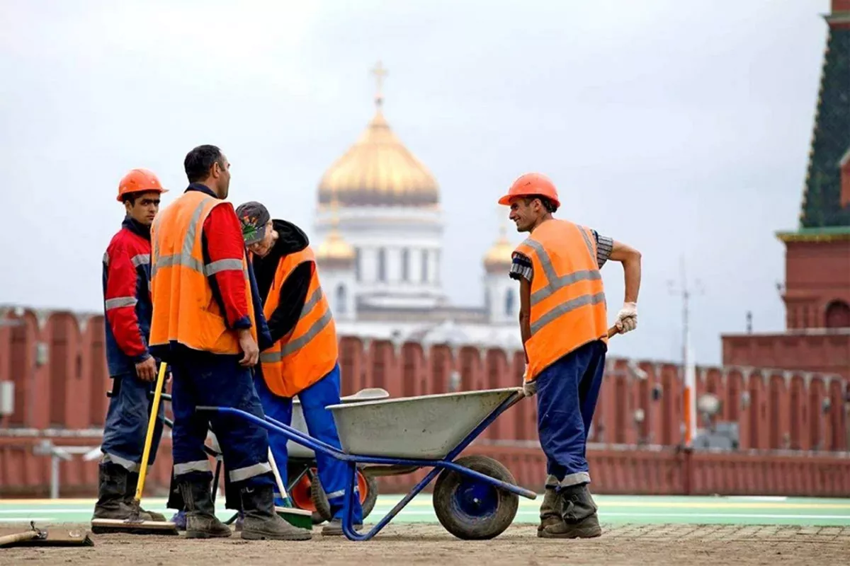 Uzbekistan, Russia Discuss One-Stop Center for Workers Seeking Jobs in Russia